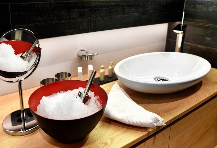 クラシックルーム, The Dom