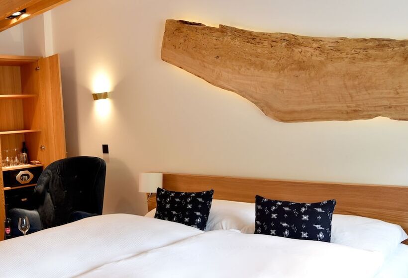 クラシックルーム, The Dom