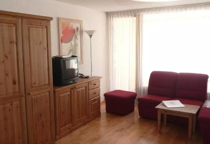 استودیوی استاندارد, Residence Panorama