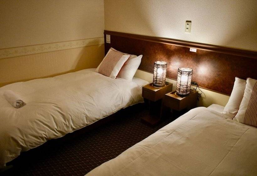 סוויטה משפחתית, Altitude Madarao