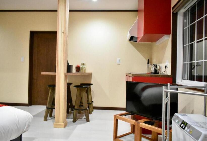 חדר משפחתי, Altitude Madarao