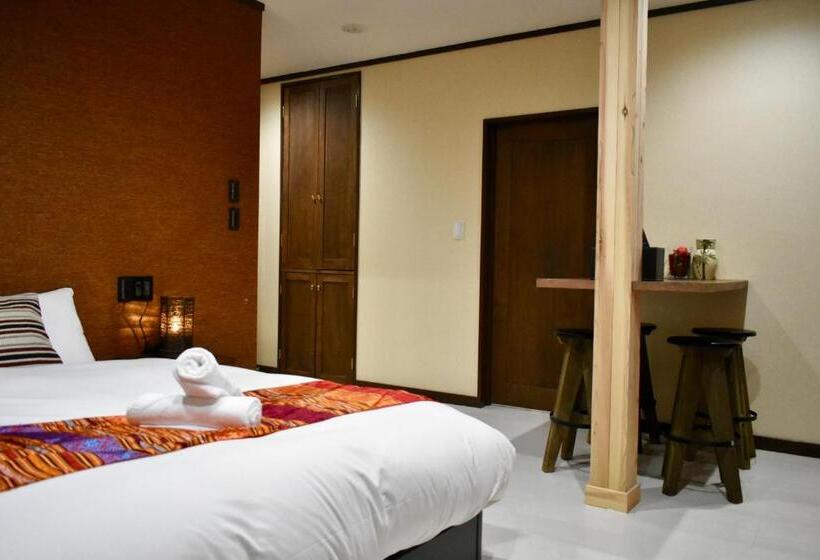 חדר משפחתי, Altitude Madarao