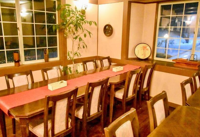 חדר משפחתי, Altitude Madarao