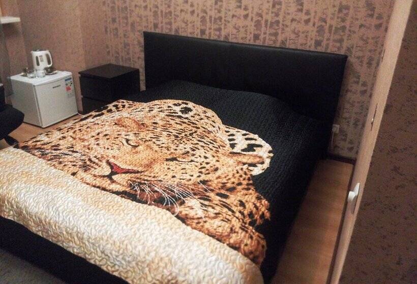 اتاق راحتی سه تخته, Mini Hotel Mone