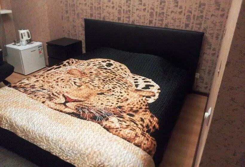 Comfort Kolmen Hengen Huone, Mini Hotel Mone