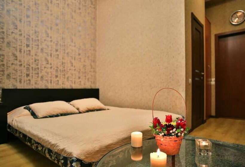 اتاق راحتی سه تخته, Mini Hotel Mone
