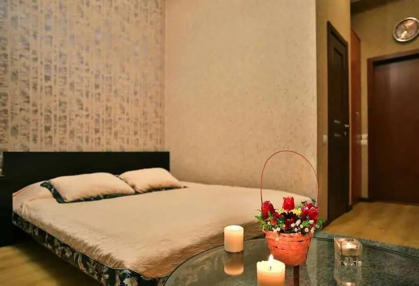 Comfort Kolmen Hengen Huone, Mini Hotel Mone