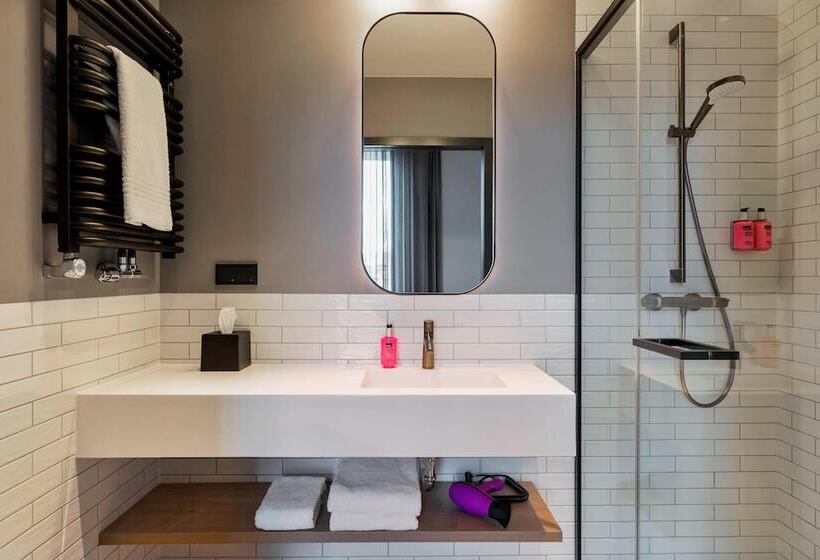 غرفة قياسية, Moxy Warsaw Praga