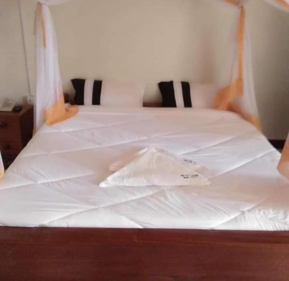 اتاق استاندارد یک نفره, Newstead Hotel Naivasha