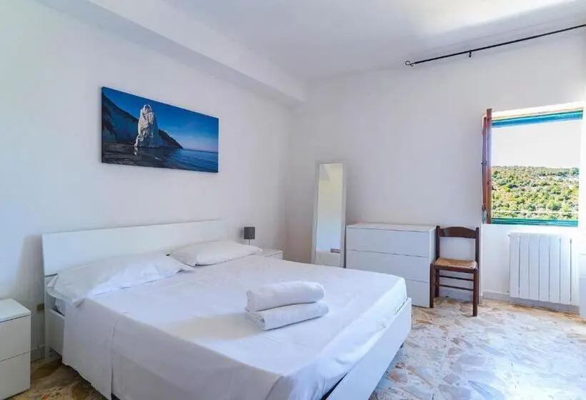 اتاق اکونومی, Casa Colletta Vieste