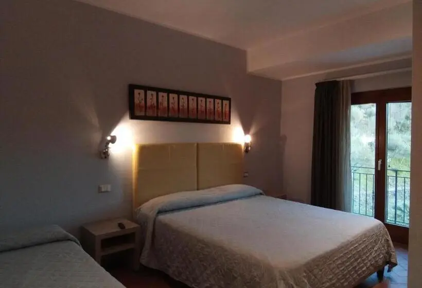 デラックスルーム, Resort San Nicola   Restaurant And Wellness Fitness