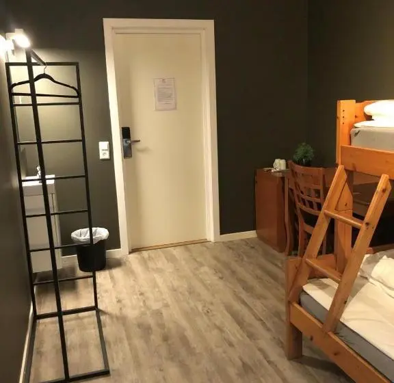 اتاق استاندارد سه تخته با سرویس بهداشتی مشترک, Aktivitetsbyen Gamle Fredrikstad