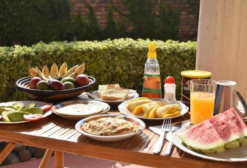 اتاق استاندارد یک نفره, Amahoro Guest House