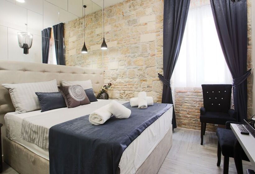 اتاق استاندارد, Irini Luxury Rooms