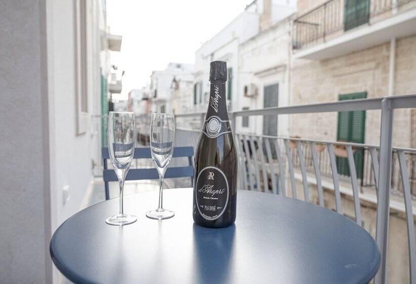 اتاق لوکس با بالکن, B&b Nel Blu Dipinto Di Blu