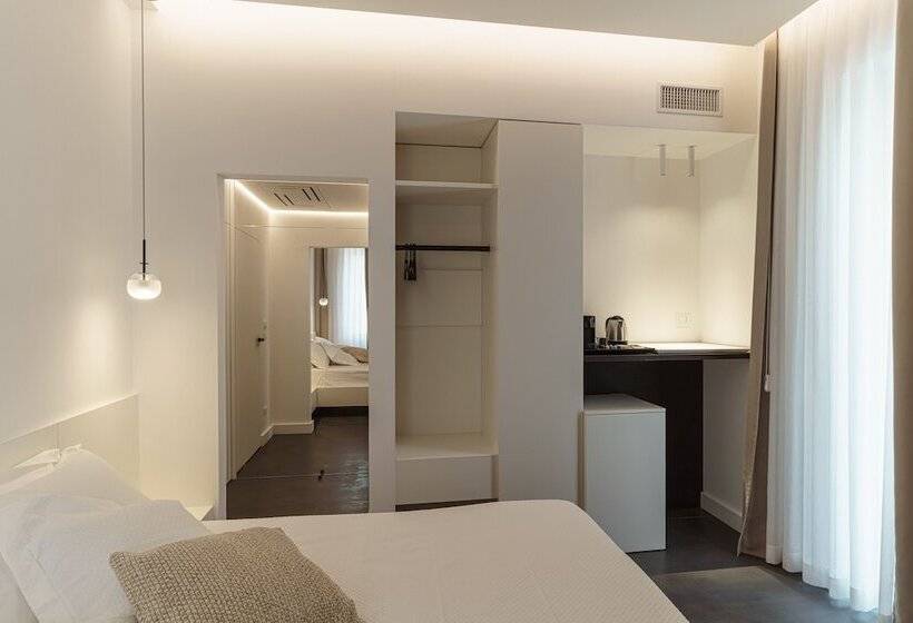 اتاق لوکس با بالکن, B&b Nel Blu Dipinto Di Blu