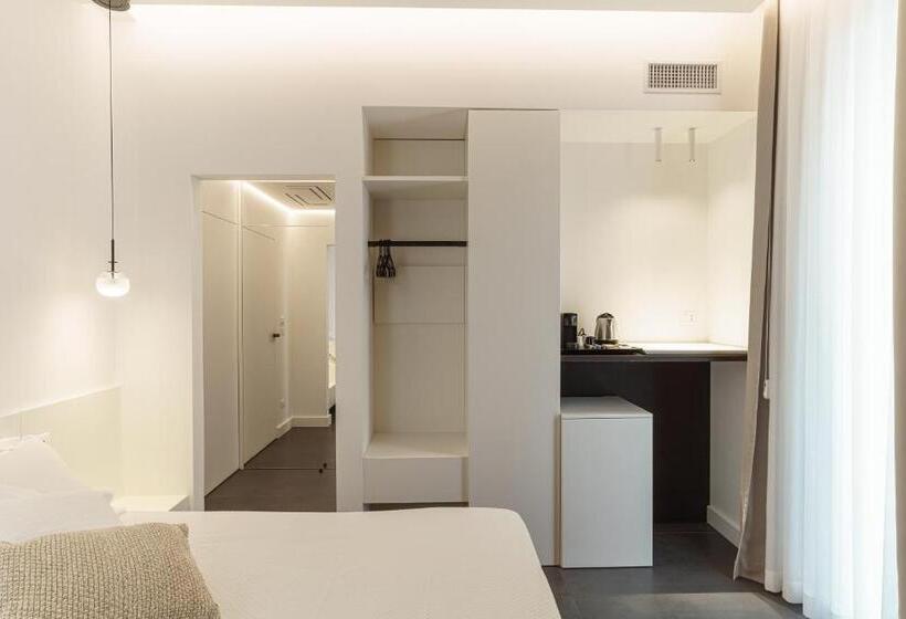 اتاق لوکس با بالکن, B&b Nel Blu Dipinto Di Blu