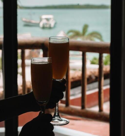 Люкс, Rio Lagartos