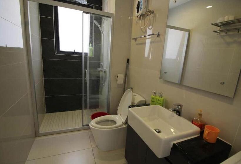 חדר סטנדרט עם מרפסת, Country Garden Danga Bay @ Uha