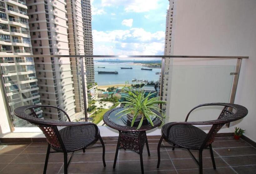 חדר סטנדרט עם מרפסת, Country Garden Danga Bay @ Uha