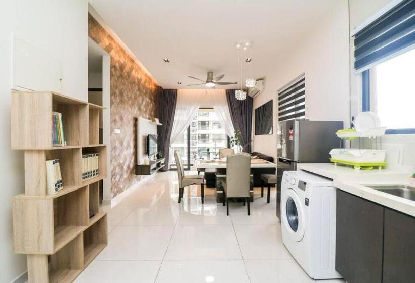 סוויטה משפחתית, Country Garden Danga Bay @ Uha