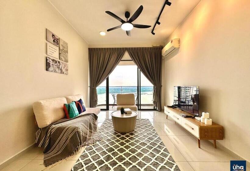 דירת שלושה חדרים, Country Garden Danga Bay @ Uha