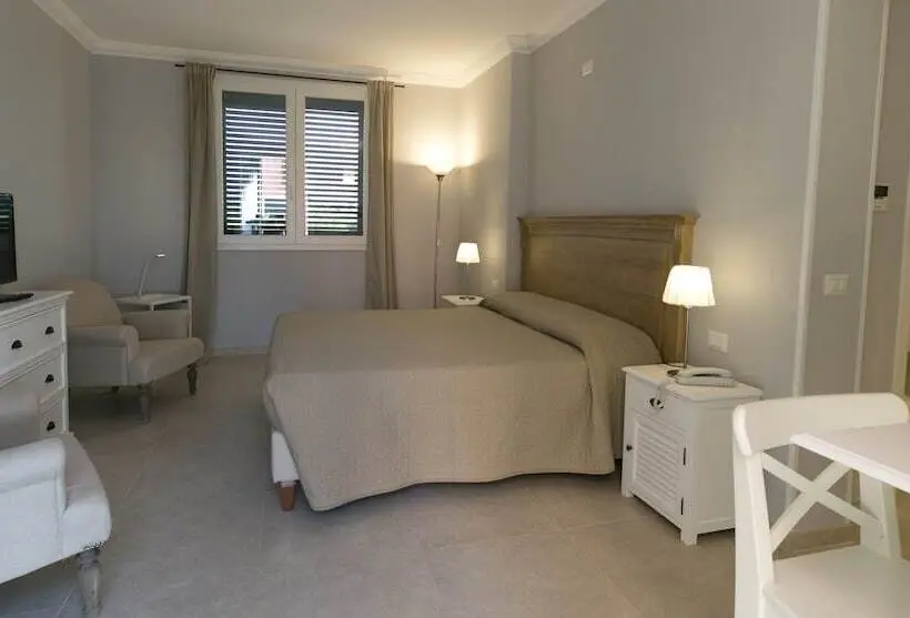 スタンダードスタジオ, Corte Olea Resort