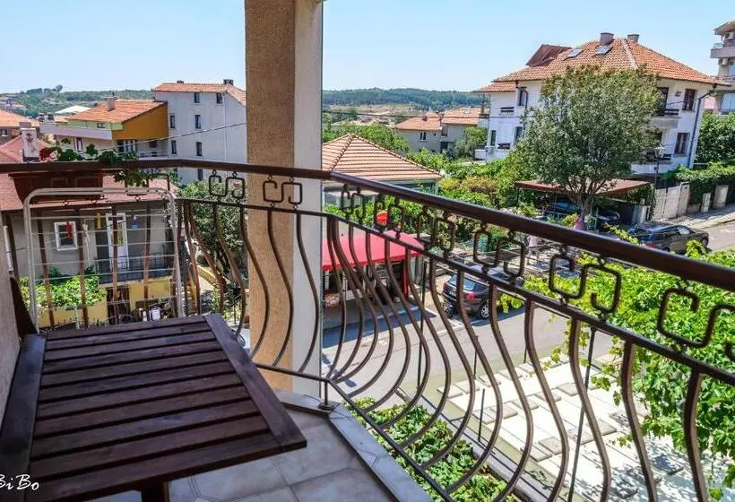 اتاق استاندارد با بالکن, Dom Mladenovi B&b