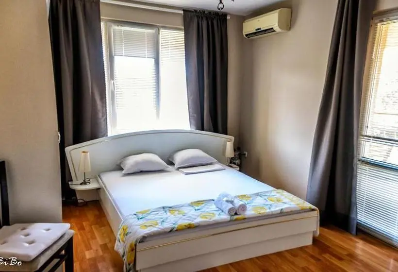اتاق استاندارد با بالکن, Dom Mladenovi B&b