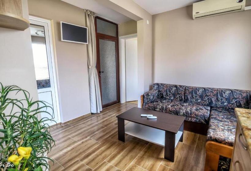 Апартаменты 1 Спальня с Балконом, Dom Mladenovi B&b