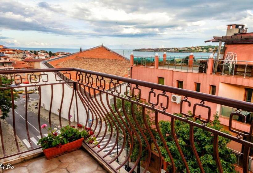 Апартаменты 1 Спальня с Балконом, Dom Mladenovi B&b