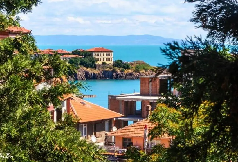 اتاق استاندارد با چشم‌انداز دریا, Dom Mladenovi B&b