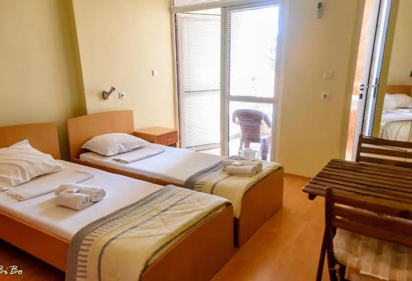 اتاق استاندارد با چشم‌انداز دریا, Dom Mladenovi B&b