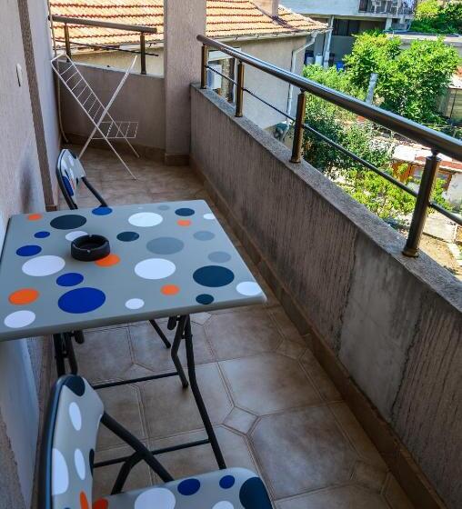 Номер Стандарт Вид на Сад, Dom Mladenovi B&b