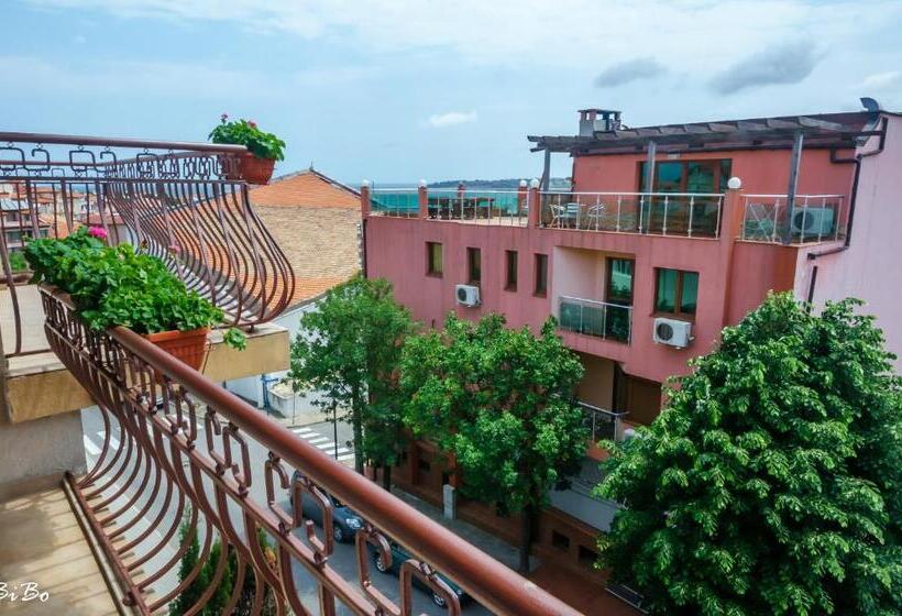 Апартаменты 1 Спальня с Балконом, Dom Mladenovi B&b