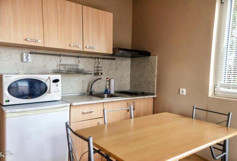 Апартаменты 1 Спальня с Балконом, Dom Mladenovi B&b