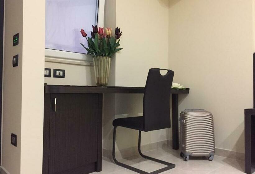 Номер Стандарт, Grand Hotel Royal