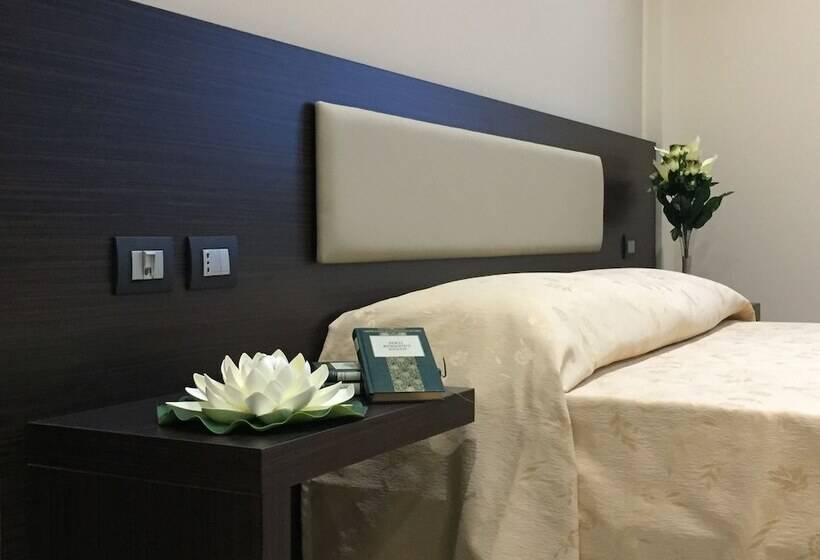 Номер Стандарт Трехместный, Grand Hotel Royal