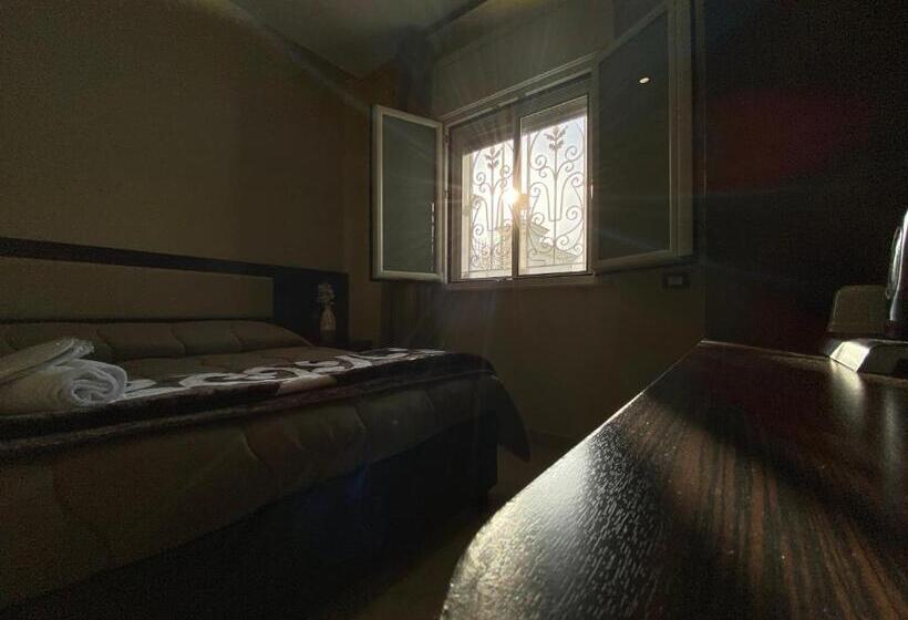 Номер Стандарт Трехместный, Grand Hotel Royal