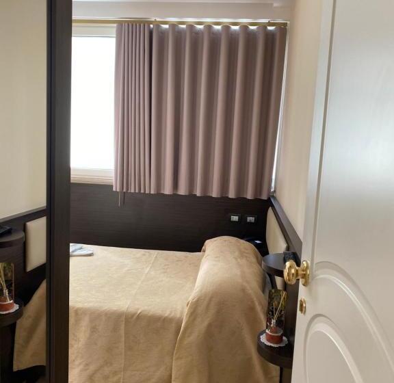 Номер Стандарт Индивидуальный, Grand Hotel Royal