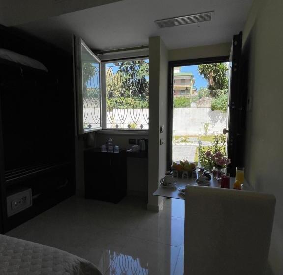 Номер Стандарт Вид на Сад, Grand Hotel Royal