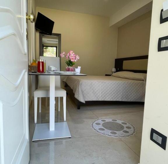 Номер Стандарт Вид на Сад, Grand Hotel Royal