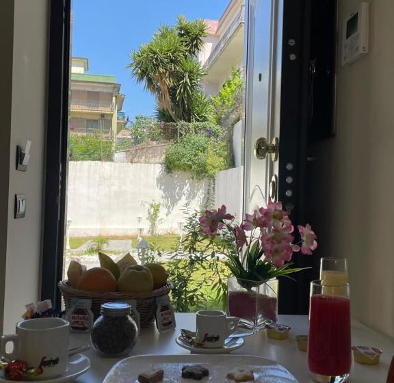 Номер Стандарт Вид на Сад, Grand Hotel Royal