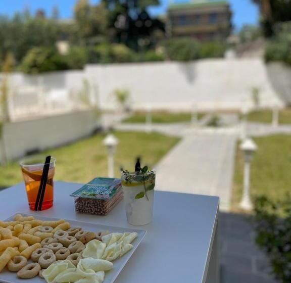 Номер Стандарт Вид на Сад, Grand Hotel Royal