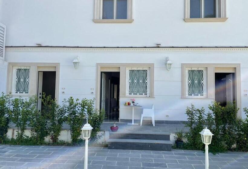 Номер Стандарт Вид на Сад, Grand Hotel Royal