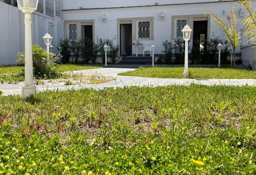 Номер Стандарт Вид на Сад, Grand Hotel Royal