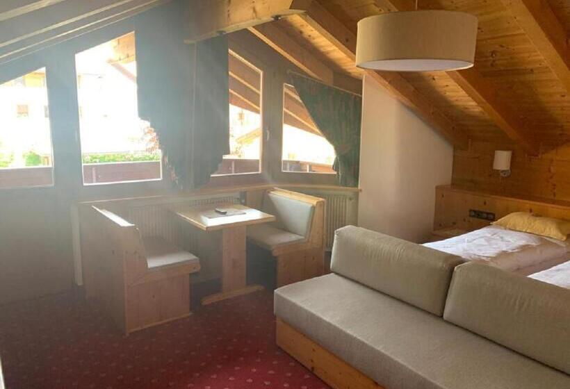 발코니가 있는 4인용 스탠다드 룸, Fortuna