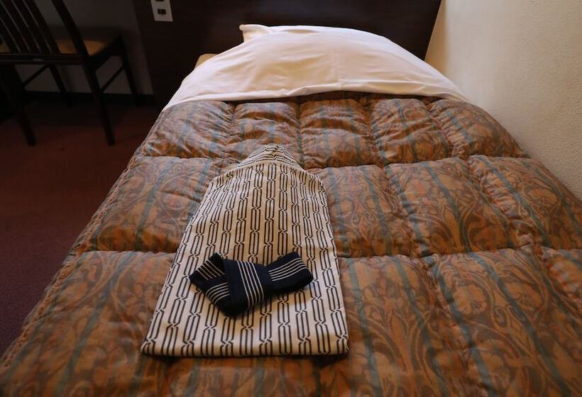 غرفة قياسية فردية, Newyama