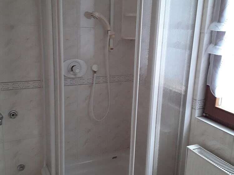 غرفة قياسية حمام مشترك, Pension Kaiser