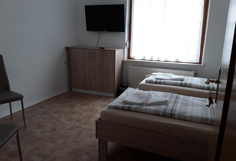 غرفة قياسية حمام مشترك, Pension Kaiser